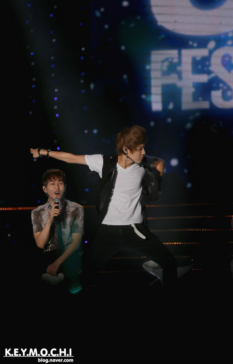 hourlyontae's tweet image. #온유 #ONEW #TAEMIN #태민 @SHINee @ONEW_GRIFFIN @TAEMIN_BPM