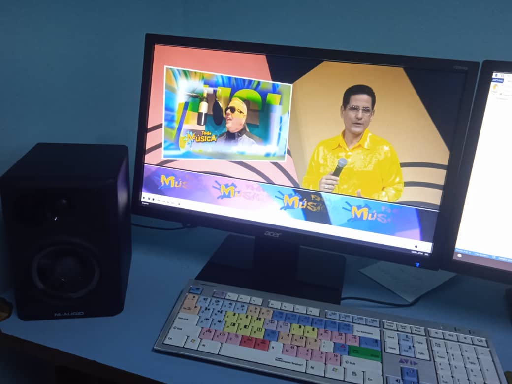 ConsulCuMerida's tweet image. Emisión de lujo del programa Todo Música en @tv_cubana. El @canal_clave estrenó videoclip del músico cubano Francisco Álvarez "Pachy"; y homenaje al locutor yucateco Roberto Mcswiney, quien dirigió un programa de música de #Cuba🇨🇺 en #México🇲🇽 por 30 años. youtu.be/WbnOvTmmvmA