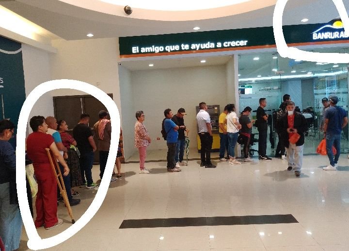 👀HenryTeo👻 (@henryteove) on Twitter photo Que pésimo servicio en <a href="/banruralgt/">Banrural Guatemala</a> Portales, las personas con problemas de movilidad deben hacer largas filas también.
#Guatemala #banrural Que pésimo servicio en <a href="/banruralgt/">Banrural Guatemala</a> Portales, las personas con problemas de movilidad deben hacer largas filas también.
#Guatemala #banrural