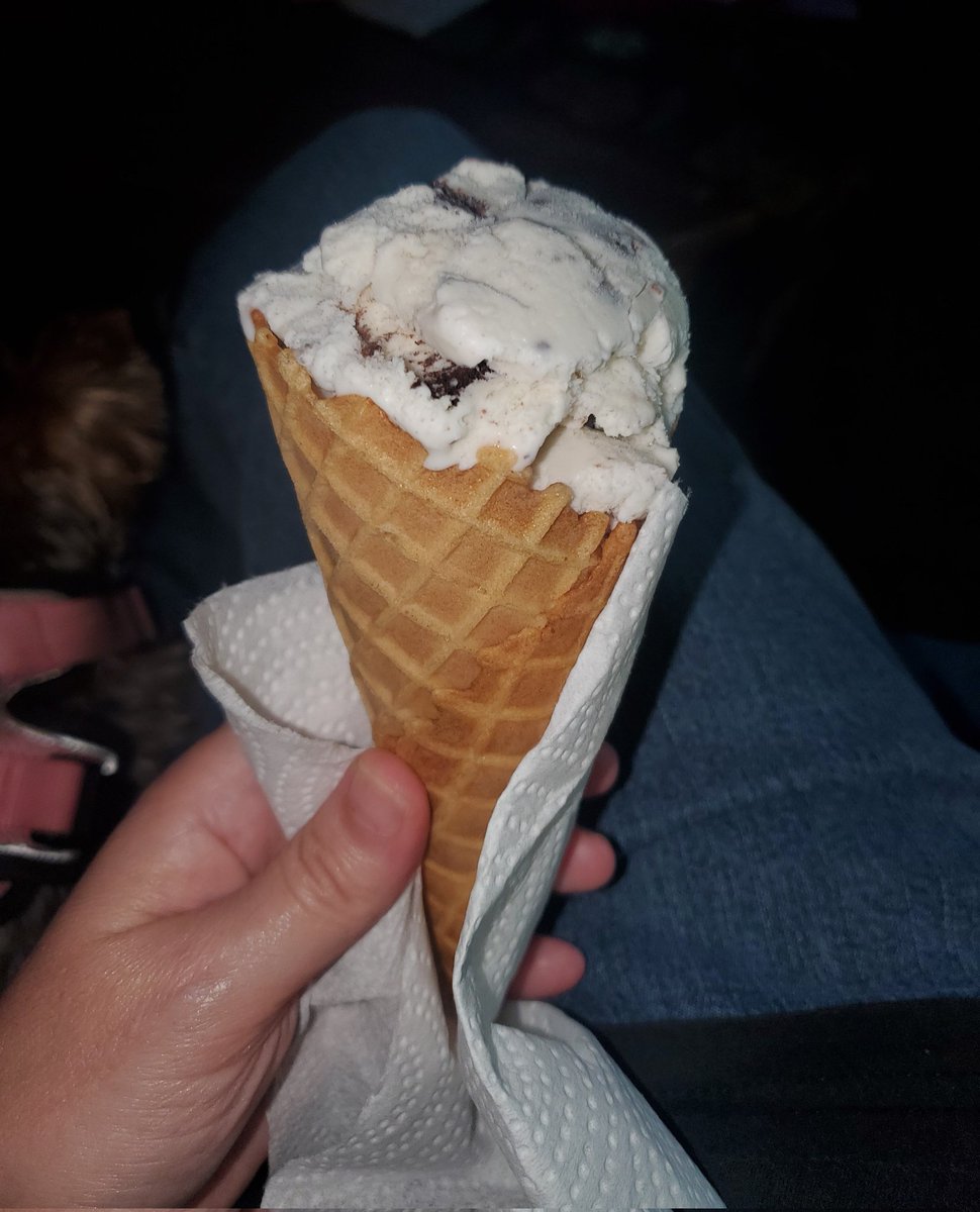 AutumnK2022's tweet image. 98° F outside... 🥵 So of course I'm enjoying a cool treat! Cookies & cream waffle cone.
What's your favorite ice cream?
🍦🍧