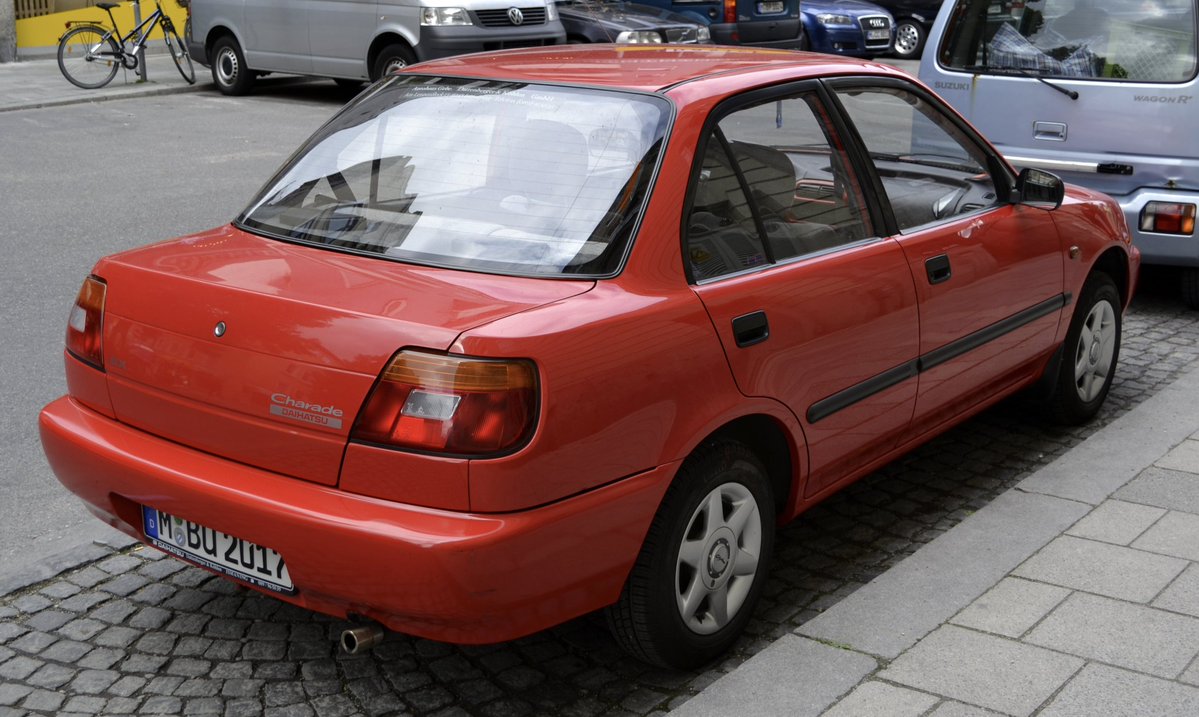 RoadworkUK's tweet image. I've always quite liked the rear lights of the 1996+ Daihatsu Charade Saloon. Looks like more effort went into those than into anywhere else on the car.