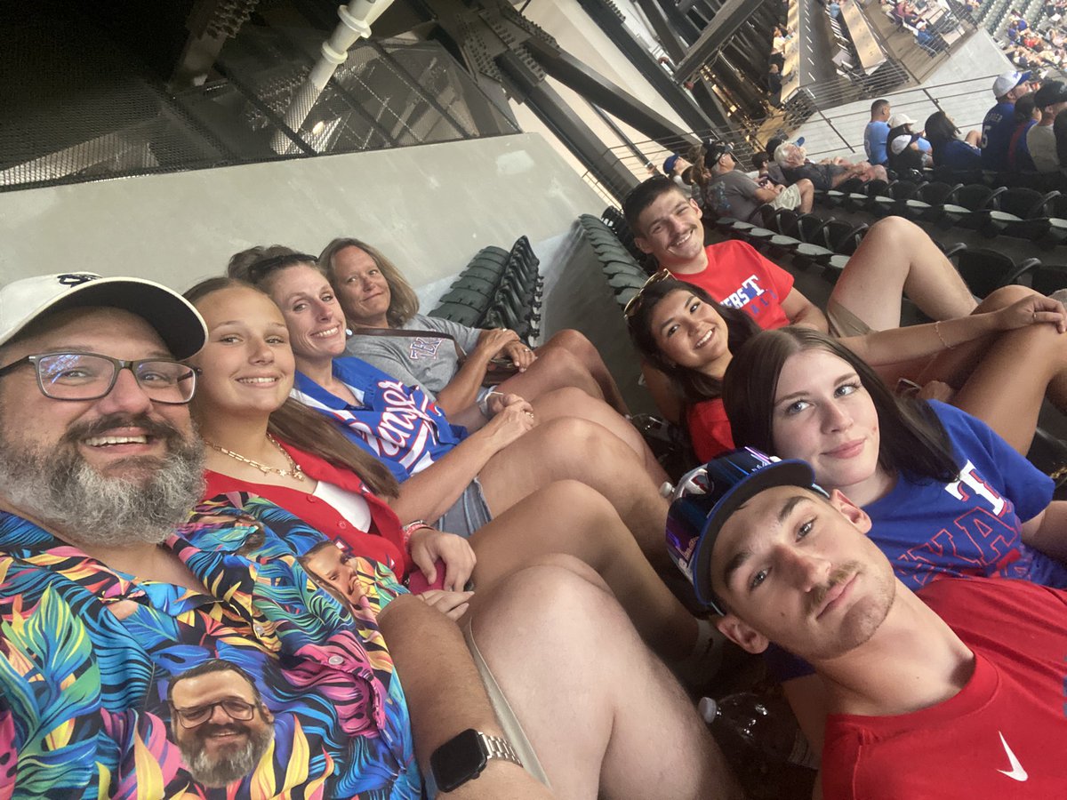 RealFogarty's tweet image. #Globelifeoftheparty