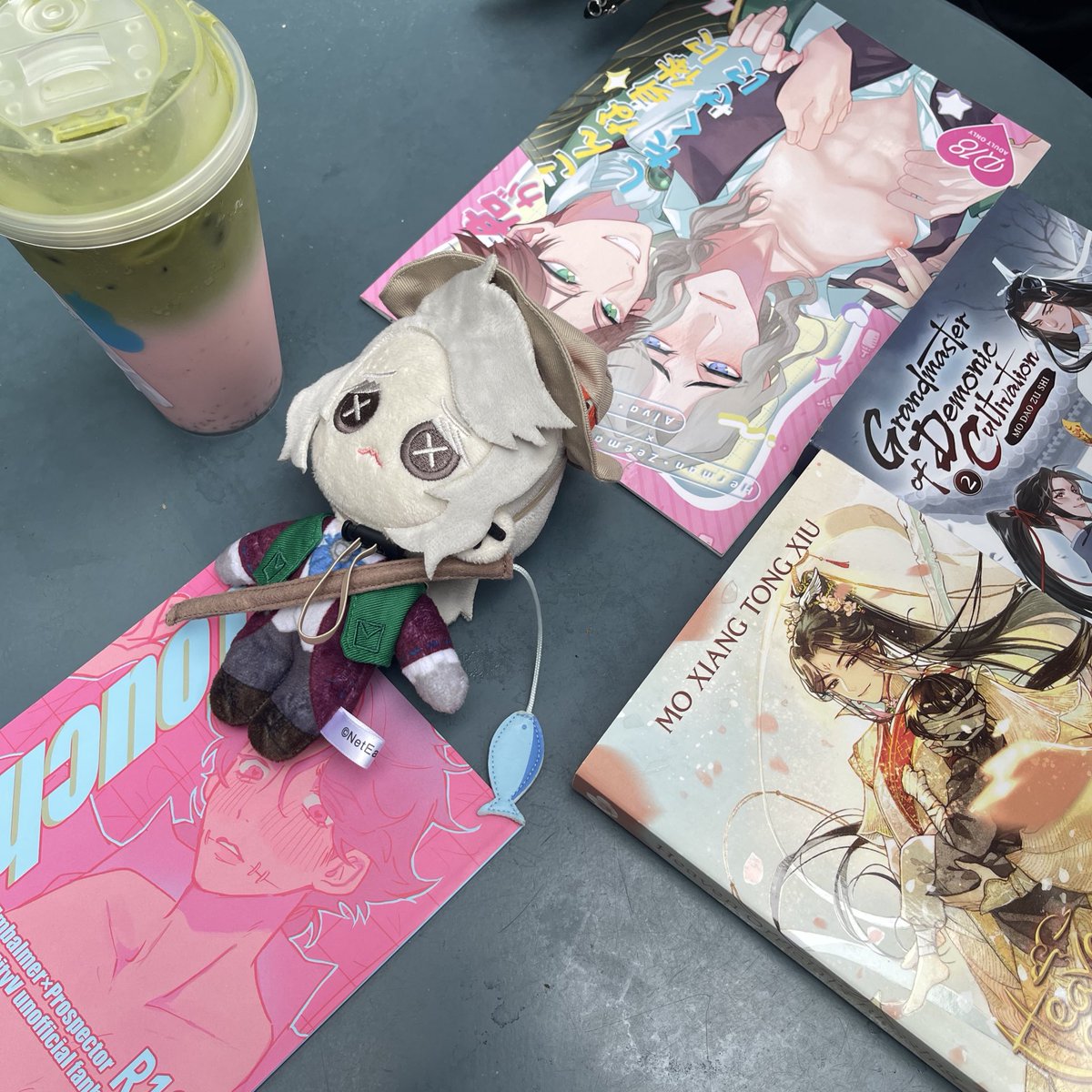 malepregnorton's tweet image. meet up with ur oomfs to read idv yaoi doujins together @alvayaoi @honweybunz