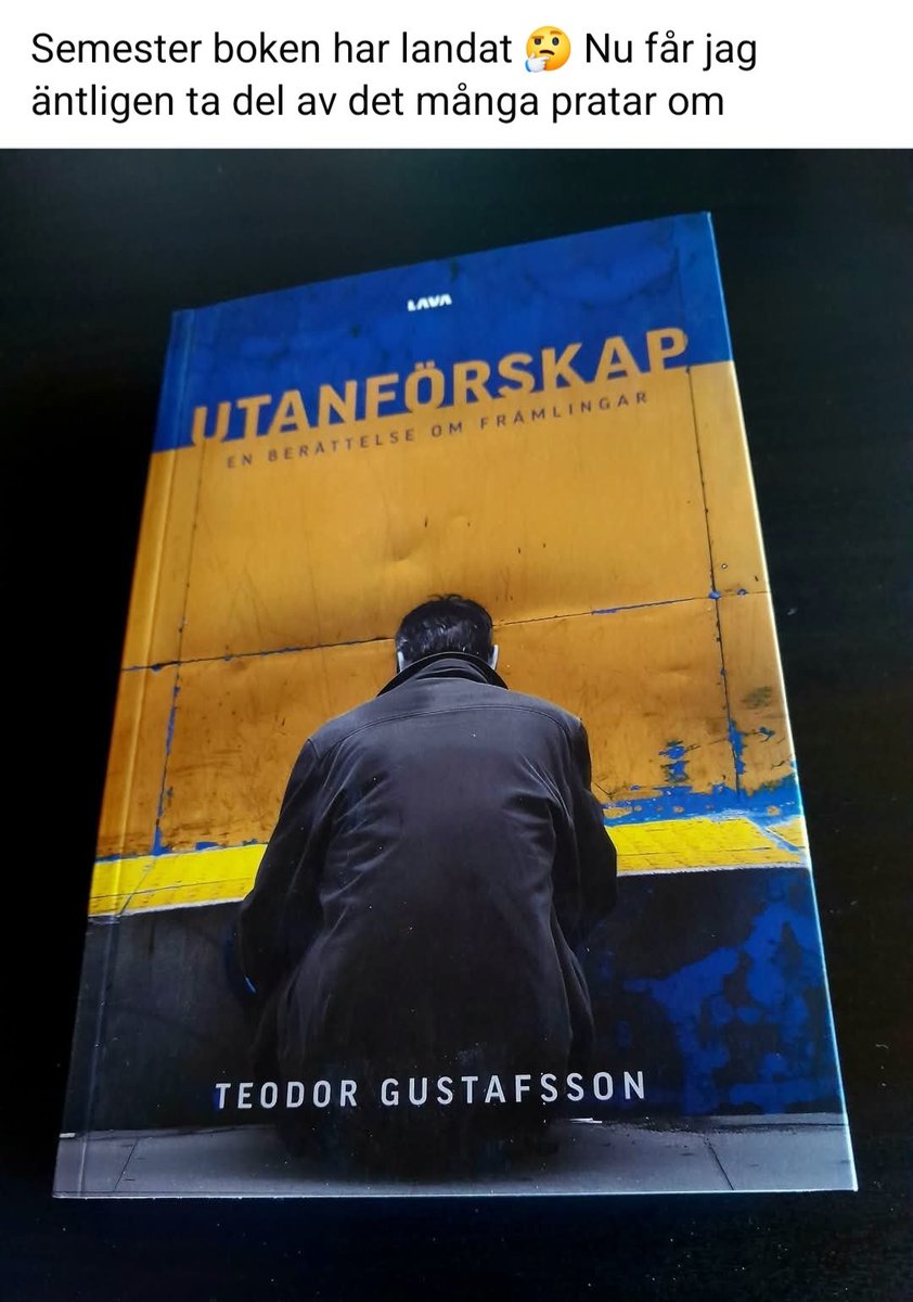 TeodorMG's tweet image. Före detta facklig kollega läser min bok i sommar. Till min glädje är det många i den fackliga världen som har uttryckt intresse, även de som inte håller med mig.