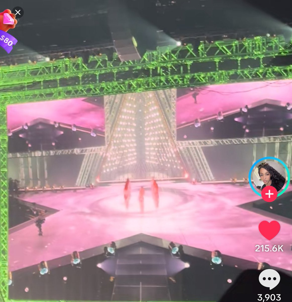 MOTIVEMAMI's tweet image. she changed the floor visuals back to a black hole??? what does this mean……….