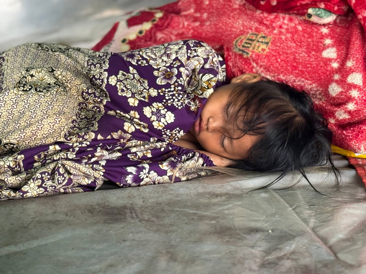 pheaktraneth's tweet image. As of July 27, 2025, a total of 39,828 families—comprising 134,707 individuals, including children, pregnant women, the elderly, and persons with disabilities—have been displaced and relocated to safe zones or the homes of relatives across four provinces due to Thai #aggression