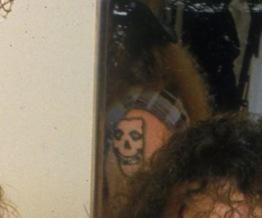 Keepburton's tweet image. tat…tattoo…hi