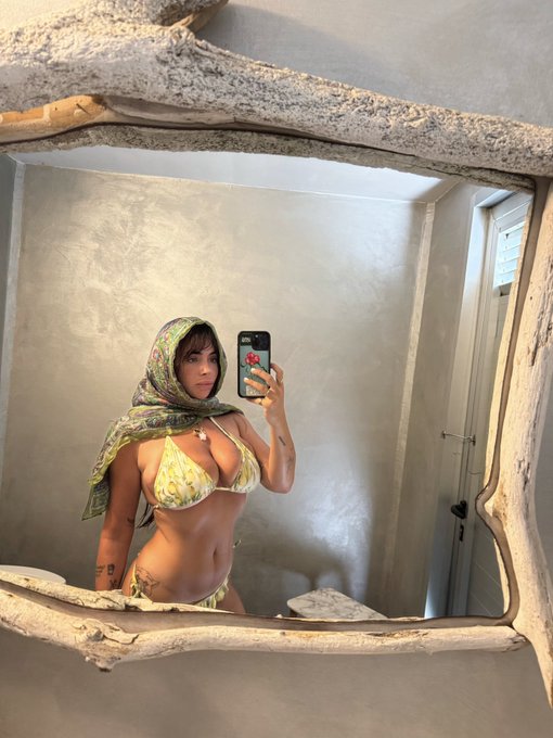 2 pic. Sardinia 🎀 https://t.co/G6kb1oPc9o