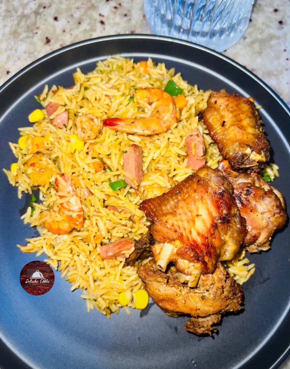 DeltachicS's tweet image. Eating and watching 😅 #BBNaijaS10