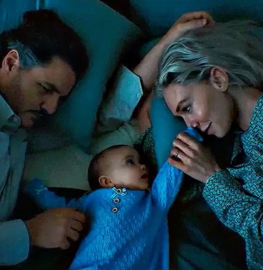 HablemosdecineX's tweet image. per como? si dijeron algunos “Especialistas en Cgi”, que las escenas con el bebé se veían súper falsas y que se notaba que era de mentira??? Bueno, Vanessa Kirby confirmó que es 100% real y es una niña hermosa. No sé a quién creerle… Esos críticos parace que saben más que ella..