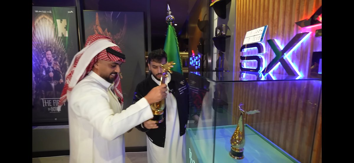 ذكروني اغير باسورد الغرفه لانها قلبت بقاله