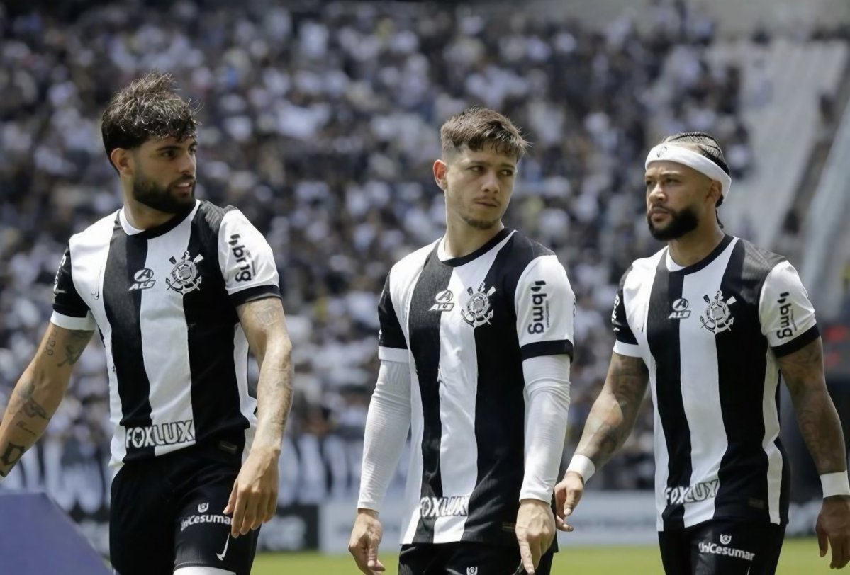 Vessoni's tweet image. 🙌🙌🙌🙌🙌🙌🙌🙌🙌
125 dias depois...
Ou
4 meses e 3 dias depois...
Ou
17 semanas e 8 dias depois...
... o trio ofensivo que jogou muita bola e teve números incríveis em 2024 deve estar em campo novamente.
Garro, Yuri e Memphis não jogam juntos desde a final do Paulistão, dia…