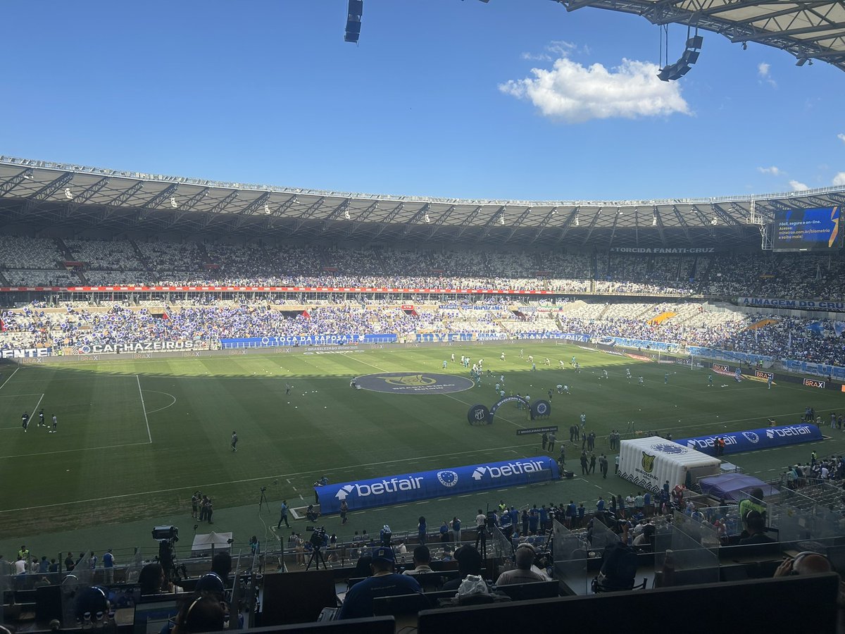 Gui_alvesc's tweet image. Tudo pronto aqui no Mineirão pra Cruzeiro x Ceará! Jaja a bola rola por aqui e vale a manutenção da liderança pro Cruzeiro.