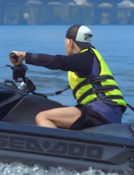 michinformatz's tweet image. his thigh muscleโฆ..