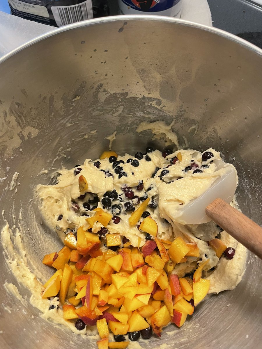 BstKidEva's tweet image. Was about 1/2 cup shy of the 2 needed for a buckle. So peaches. Should be delish.