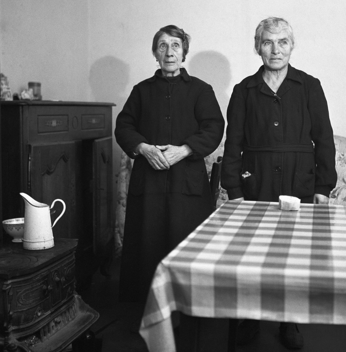 zarandillo's tweet image. Family colony for the mentally ill
Sabine Weiss
1951 - 52