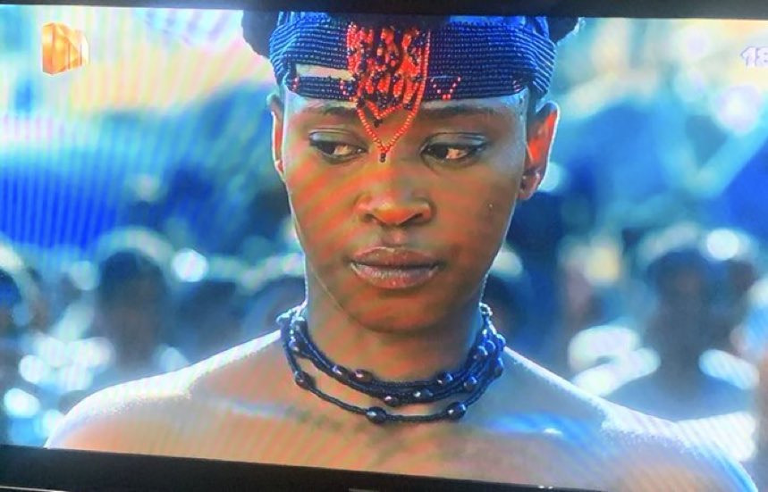 khai_x_'s tweet image. Not this harlot crying like she didn’t know this would happen #ShakaiLembeS2