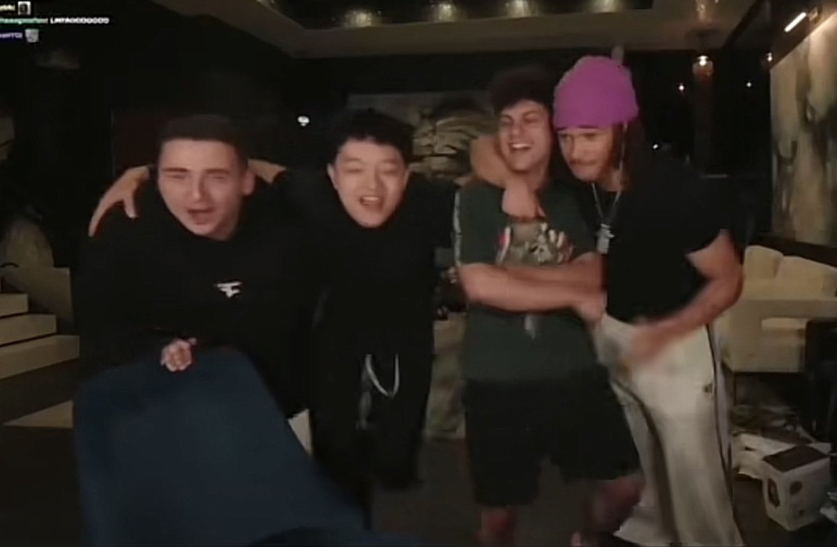 ilySalt's tweet image. StableRonaldo, Lacy, Plaqueboymax, & Jasontheween are officially Top 15 streamers in the world right now 👀🔥
12. StableRonaldo
13. Lacy
14. Jasontheween
15. Plaqueboymax
17.17 Million combined watched hours in the month of July