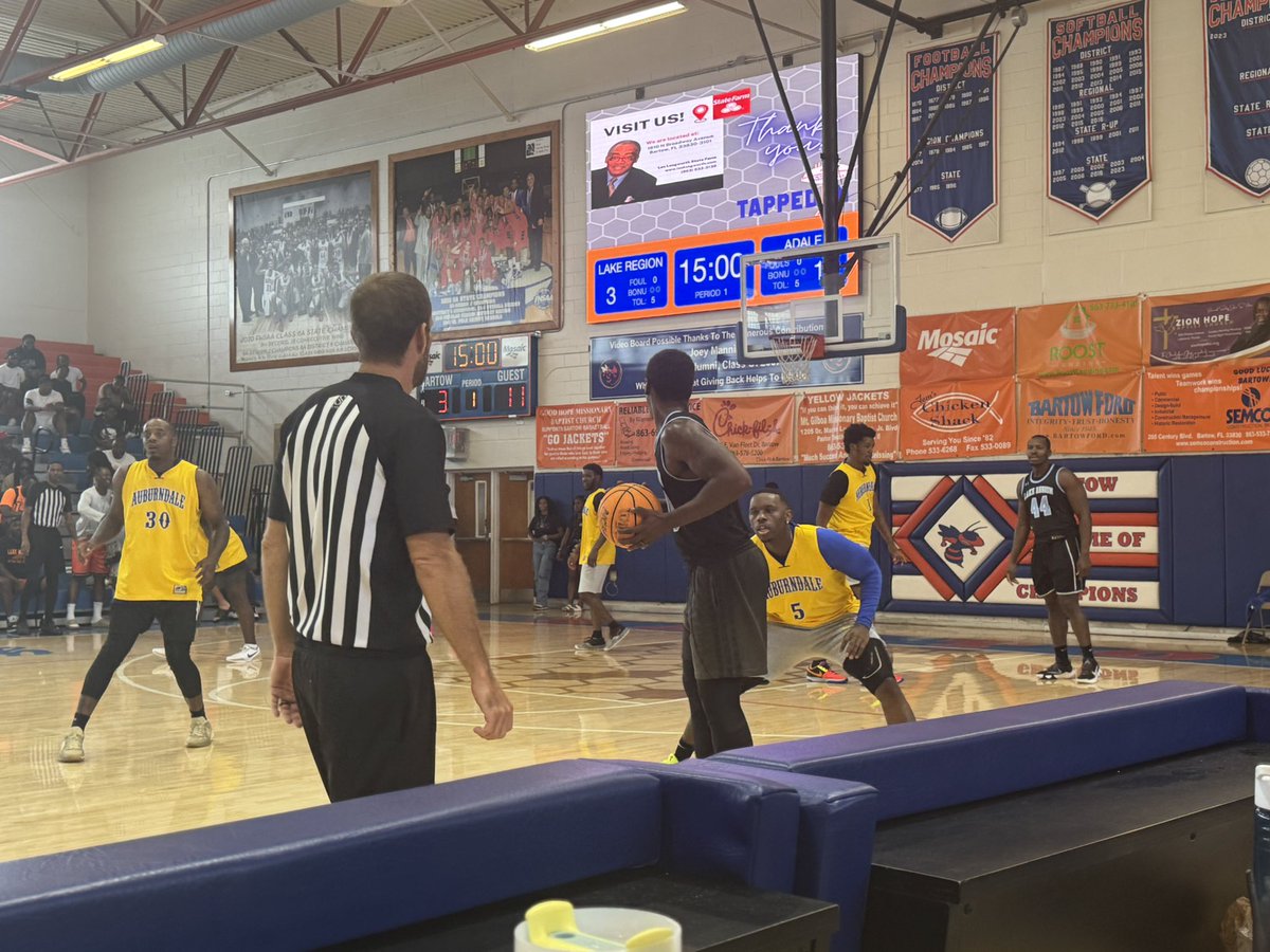 Hoops863's tweet image. At the Alumni Tourney…
Game 24 has went to the half
Auburndale 33 Lake Region 31
#polkhoops
#1SourceforPolkCountyHighSchoolBasketball