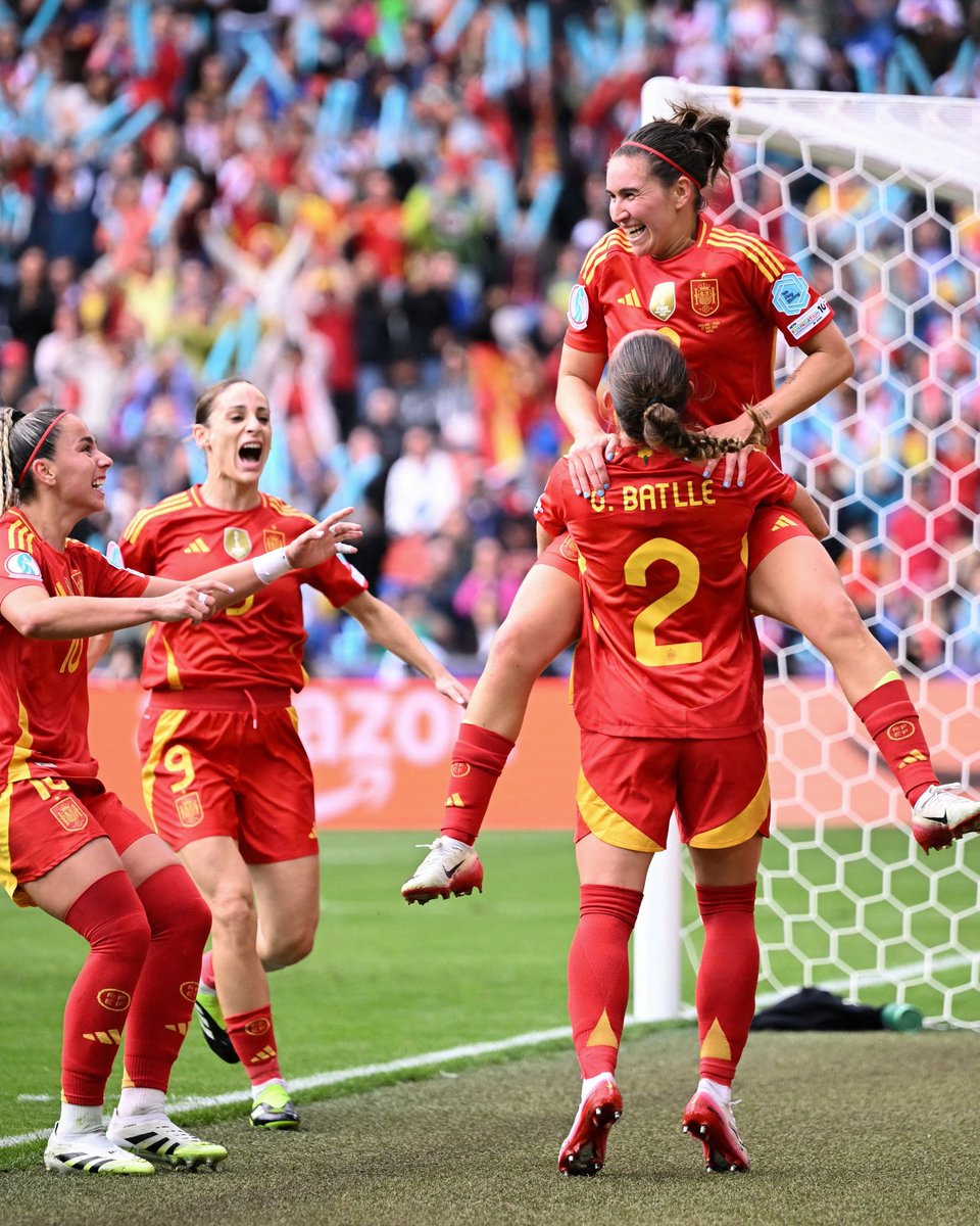 Las Futbolistas 🧤⚽️ (@lasfutbolistas_) on Twitter photo Se nota muchísimo que España busca el segundo gol e Inglaterra busca los penaltis...
#WEURO2025
📸 <a href="/WEURO2025/">UEFA Women's EURO 2025</a> Se nota muchísimo que España busca el segundo gol e Inglaterra busca los penaltis...
#WEURO2025
📸 <a href="/WEURO2025/">UEFA Women's EURO 2025</a>