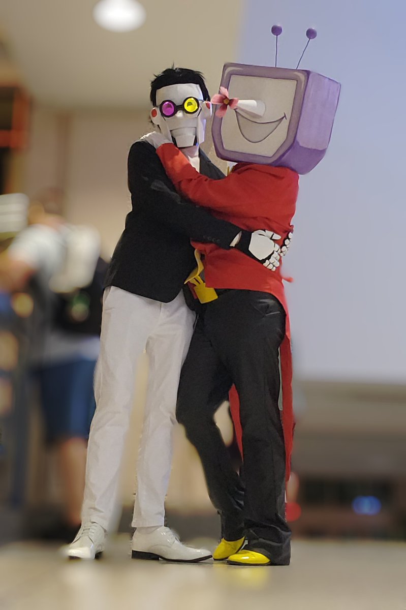 gremlinmetal's tweet image. this is how chapter 3 ended!! definitely nothing bad happened!!
#metrocon #spamtenna