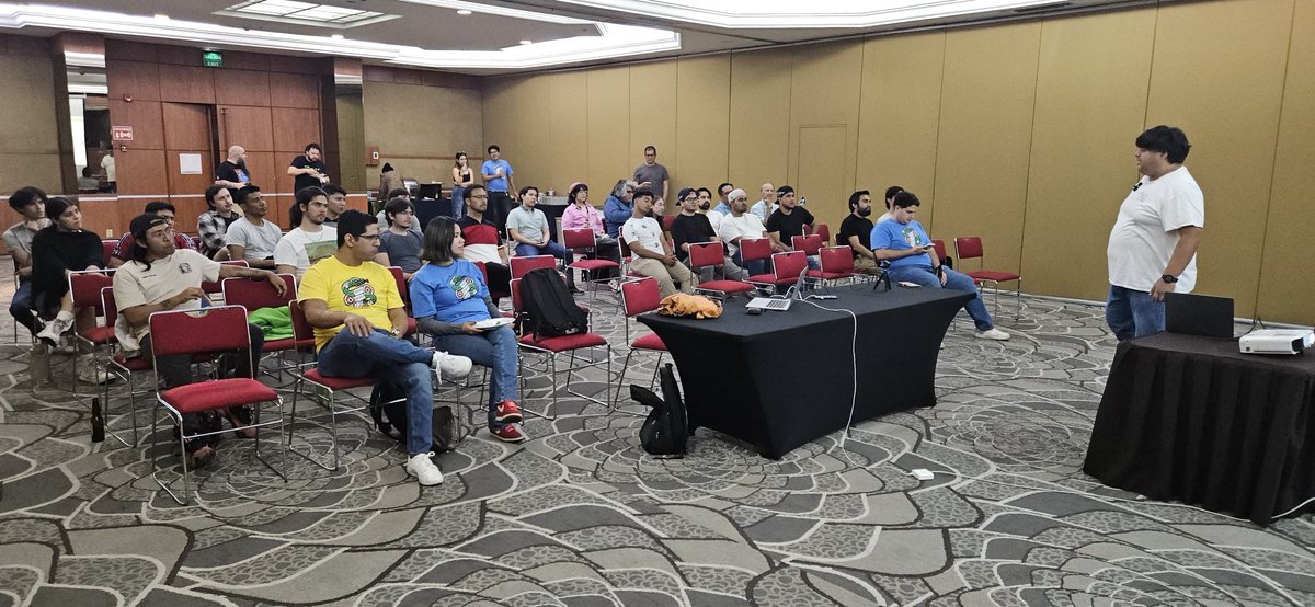 🐍🐍 A pesar del socavón en López Mateos y el tráfico habitual de Viernes por la zona, nos reunimos para celebrar nuestra reunión mensual. 🐍🐍 

Agradecemos a  howdylatam.com por el patrocinio.

Pueden encontrar la reseña completa aquí: pythonistas-gdl.org/reunion-vierne…