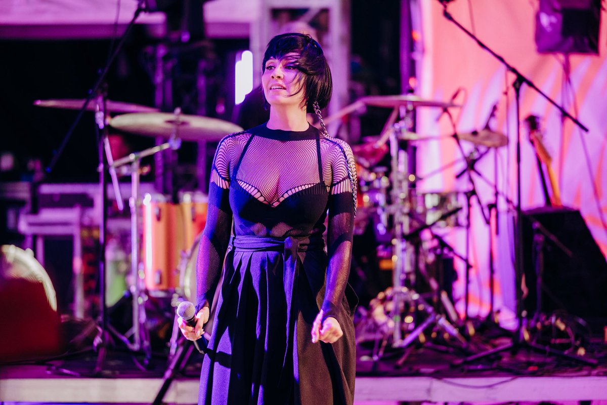 Miasto_Lodz's tweet photo. Tatiana Okupnik masz szczególne miejsce w naszym sercu! Dziękujemy za cudowny koncert i ogromne serce dla Łodzi! ❤

#łsf #lsf25 https://t.co/A5eUzumeQI