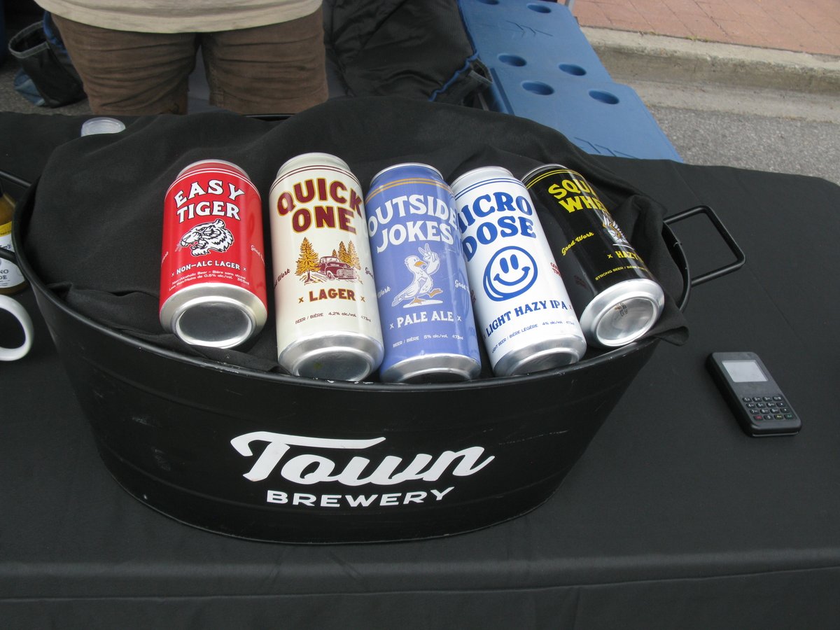 newman_goodmoon's tweet photo. @BeerStoreDude @TownBreweryCa @Beer_Gurouche @david_buist @greatbigkid_eh @glennhendry @leafsfan1869 @NickTheSoberGuy @whobetterp23 @ottawahockey @lindabeer24 @freeszya I sampled and purchased @TownBreweryCa #CraftBeer at Whitby 'Home Sweet Home Festival' on Saturday.
I also sampled Town Brewery #beer last Sunday at @AjaxDowns #CraftBeerDay 🍺🍻👍👍😀 https://t.co/Ib7qUGiJLt