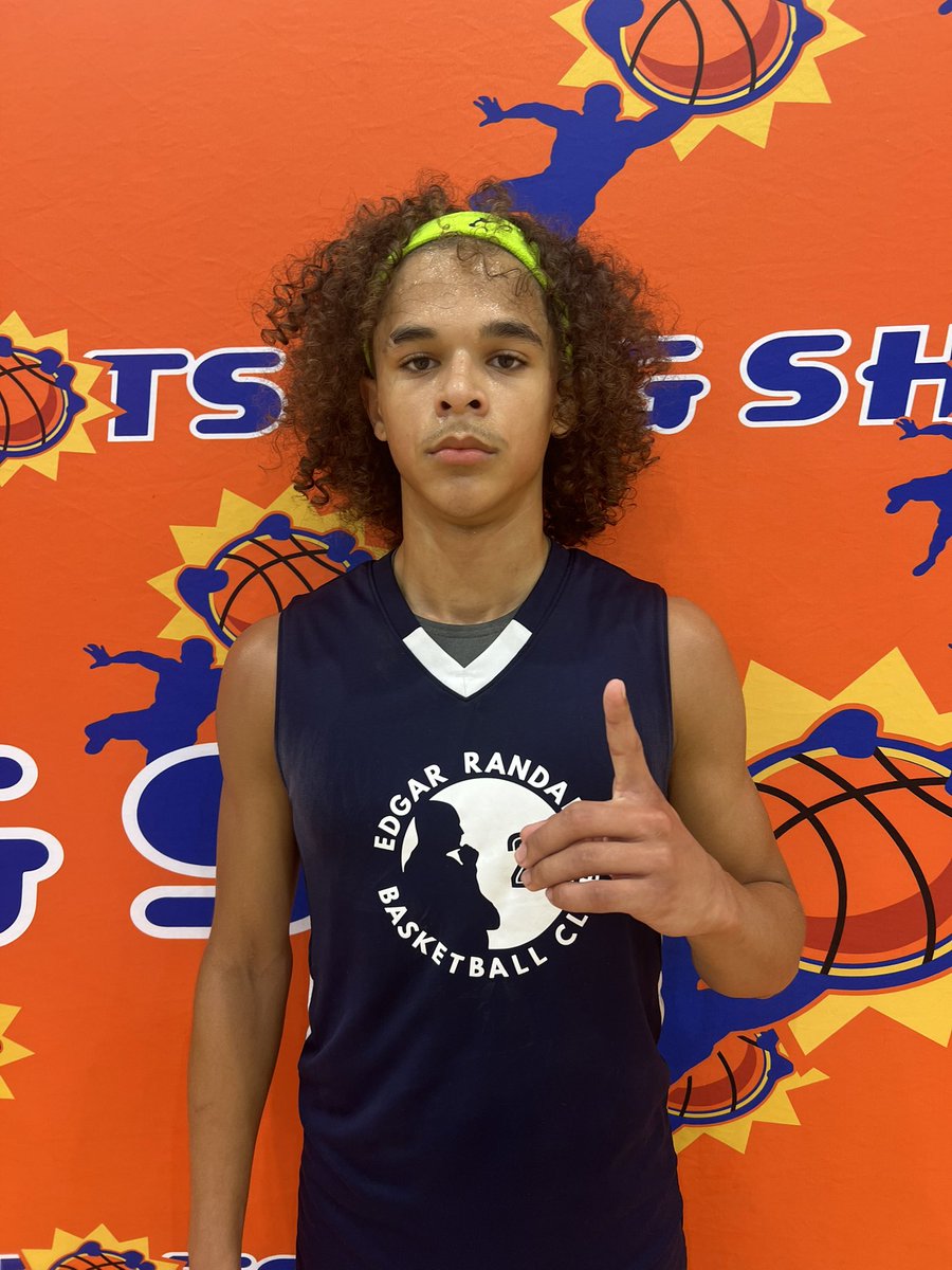 BigShotsGameMVP's tweet image. #BigShots #SummerNationals
17u
Fairfax Stars 17U 48
#22 Roman Ludwikowski 19 pts
Edgar Randall 43
#2 Kordell London 19 pts (5 threes)