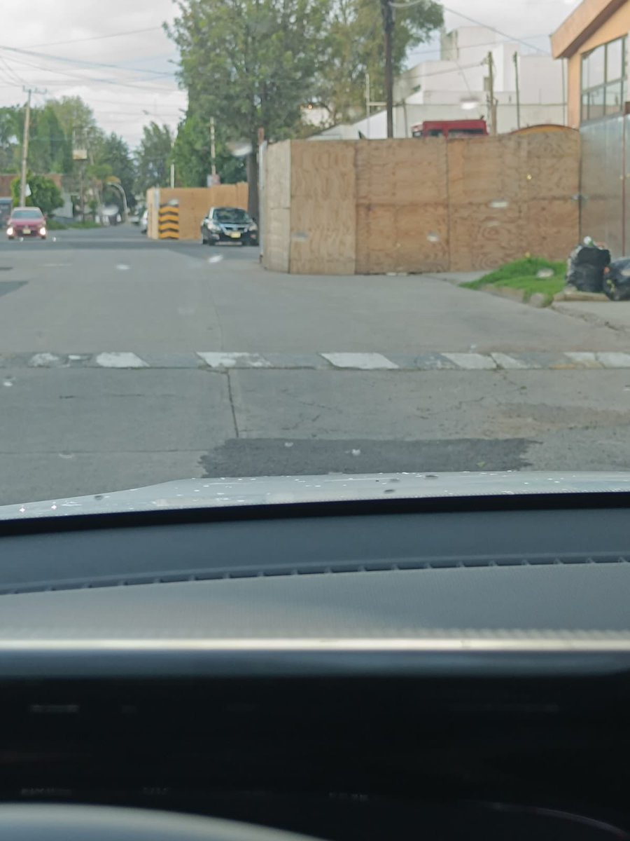 Se solicita urgente intervención de autoridades de Naucalpan por tapial colocado en Fuente de Águilas #188, Lomas de Tecamachalco, afectando gravemente movilidad y seguridad en la zona. No es aceptable. Se pide tomar medidas inmediatas para resolver esta situación
<a href="/GobNau/">Ciudad Naucalpan / Gobierno Municipal 2025-2027.</a>