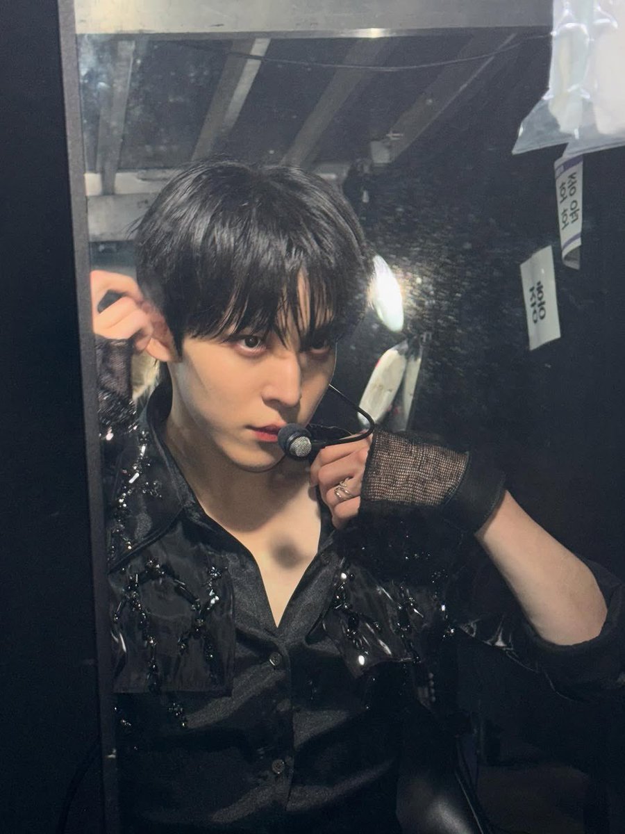 LUV_PYOJEONG's tweet image. 나는 윤호가 이런 시선일 때의 사진이 좋더라