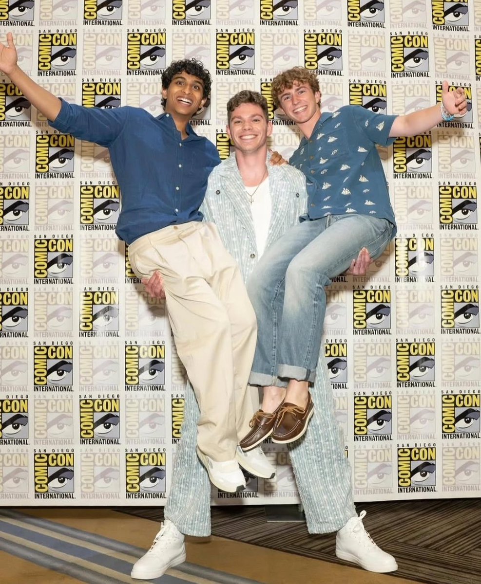 percystides's tweet image. i keep coming back to this pic it's so unserious and it's making my brain buzz i'm so excited for som