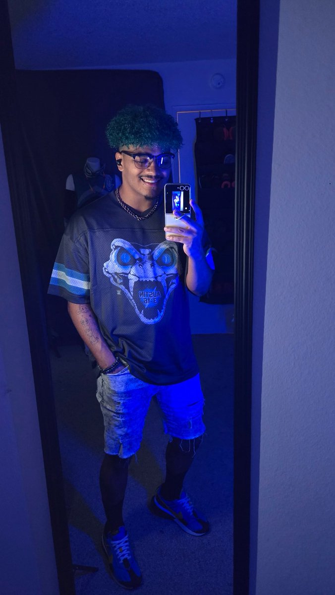 ThisIsJAIDEN's tweet image. Fave 4 (POW Edition)