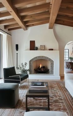 RyanDanz's tweet image. Unpopular opinion:
if you hire an interior designer or design firm, and you make the final selections of pre selected finishes, decor, materials, etc you don’t get to claim you were the designer on the project ….