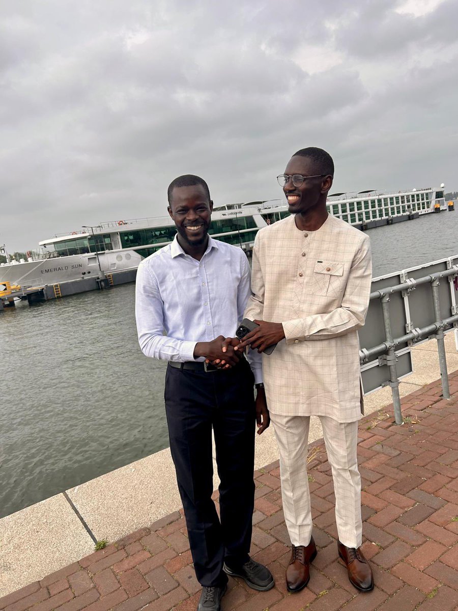 gueye_zamal's tweet image. Rencontre avec Mouhamed Ndiaye conseiller technique du Ministre de l'enseignement supérieur à Amsterdam.❤️