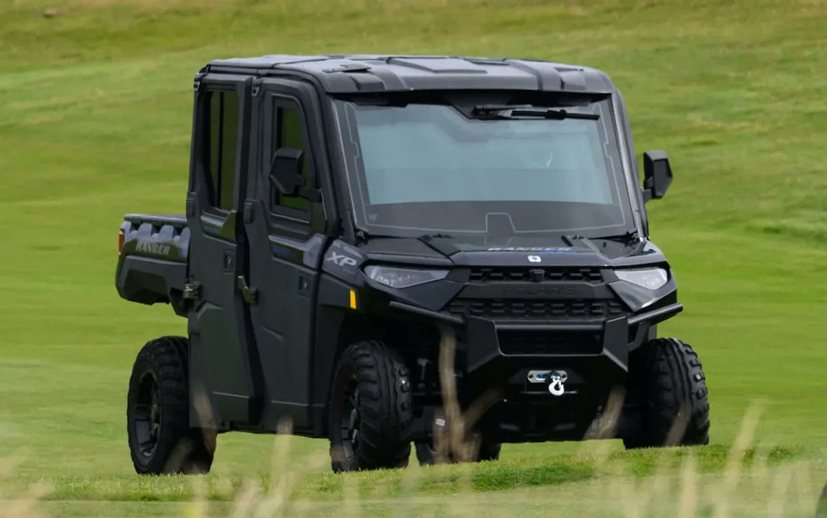 MikeElgan's tweet image. Clown car of the moment: Donald Trump's armored golf cart, called "Golf Force One"
yahoo.com/news/articles/…