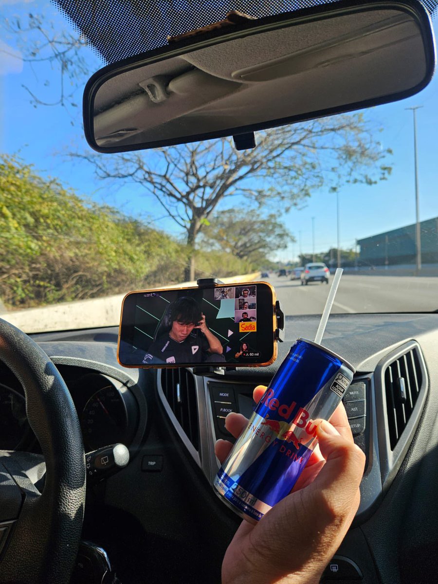 Acompanhando <a href="/LTASul/">LTA Sul</a>  com <a href="/ilhadaslendas/">Ilha das Lendas 🏝️</a> e um RedBull