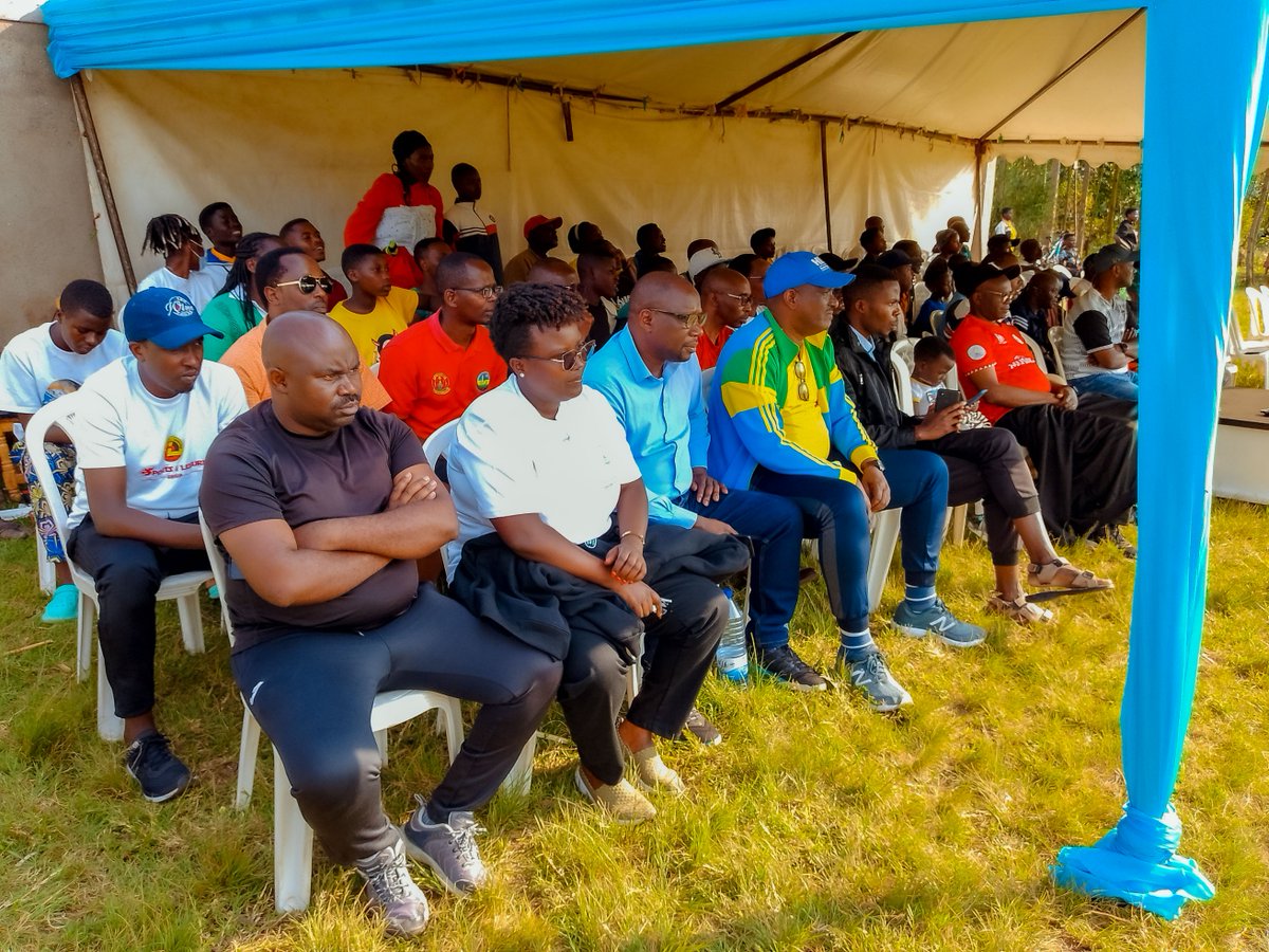 Musanze District (@musanzedistrict) on Twitter photo Umuyobozi w'Akarere Wungirije ushinzwe iterambere ry'ubukungu Madamu <a href="/UWANYIRIGIRAcl3/">UWANYIRIGIRA clariss</a> yavuze ko iyi mikino yateguwe kugira ngo abayobozi begere abaturage bityo barusheho kumenyana, ikaba izagera mu mirenge yose igize Akarere. Umuyobozi w'Akarere Wungirije ushinzwe iterambere ry'ubukungu Madamu <a href="/UWANYIRIGIRAcl3/">UWANYIRIGIRA clariss</a> yavuze ko iyi mikino yateguwe kugira ngo abayobozi begere abaturage bityo barusheho kumenyana, ikaba izagera mu mirenge yose igize Akarere.