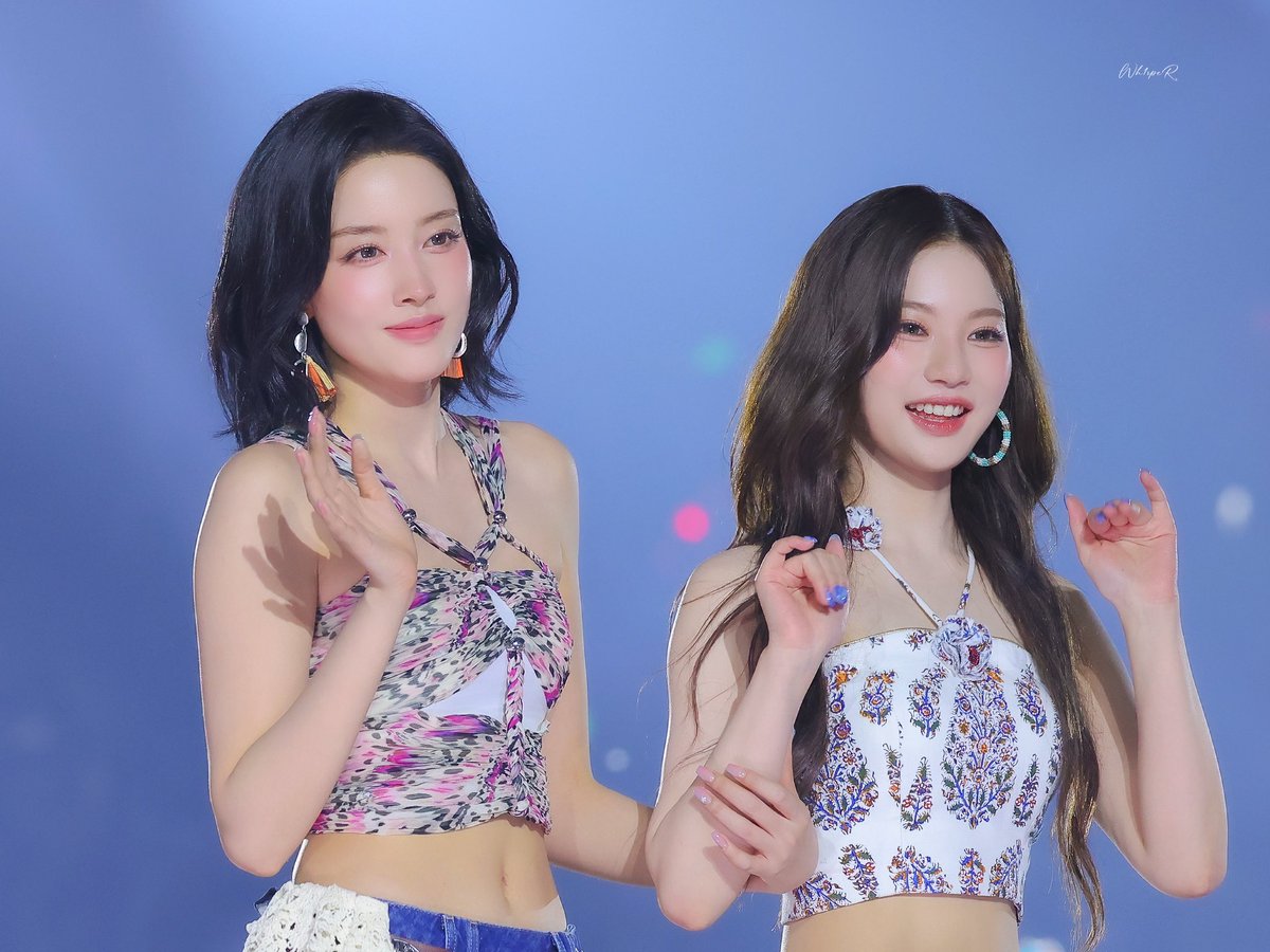 Wh1speR0123's tweet image. 250727 가요대전💕

🥹🥹

#이사진최고
#아이사 #ISA 
#스테이씨 #STAYC