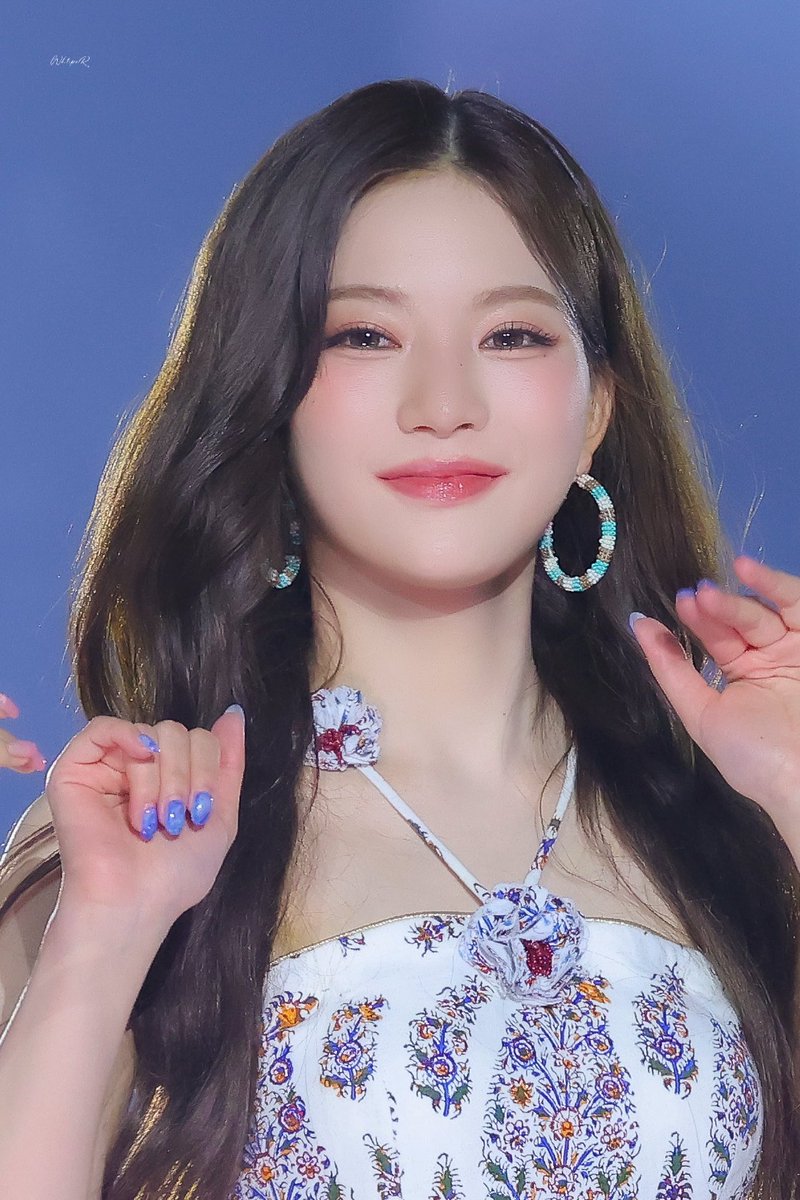 Wh1speR0123's tweet image. 250727 가요대전💕

🥹🥹

#이사진최고
#아이사 #ISA 
#스테이씨 #STAYC