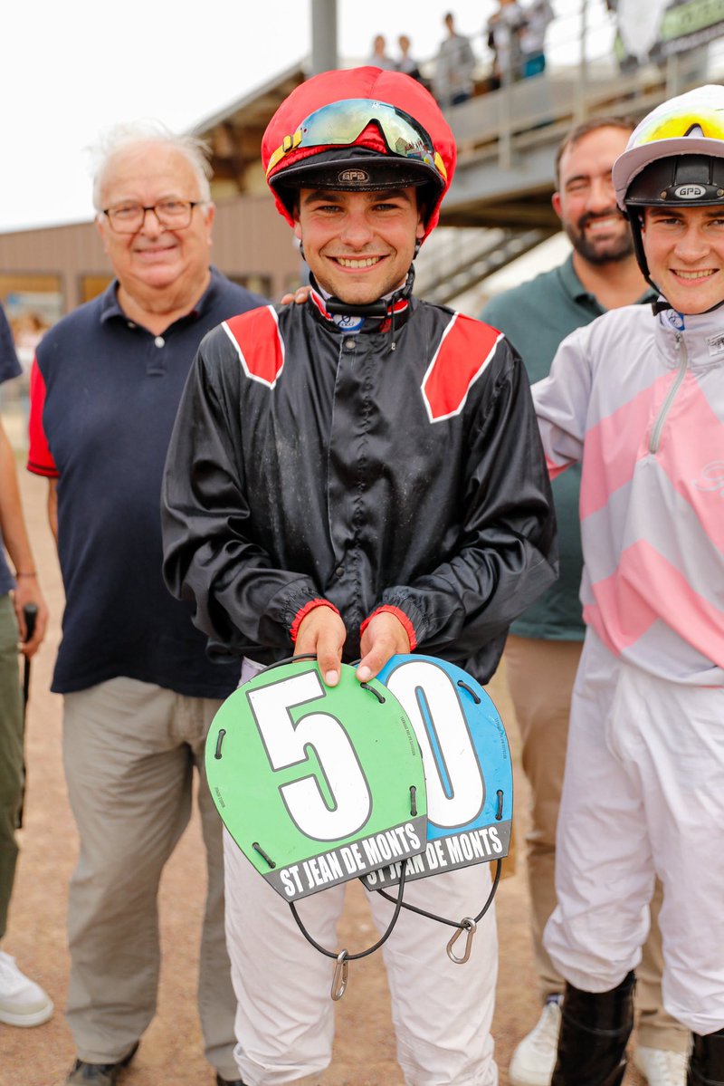 equidia's tweet image. 🔥 Oscar Placier passe professionnel !
🏅 Lauréat avec Leader de la Ferme (K. Lebouteiller) ce dimanche à Saint-Jean-de-Monts, il a décroché sa 5⃣0⃣e victoire.