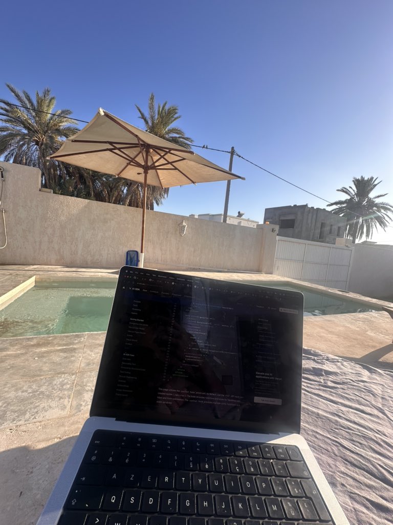 rsStats_'s tweet image. I could’nt choose between work and pool so im doing both 😎