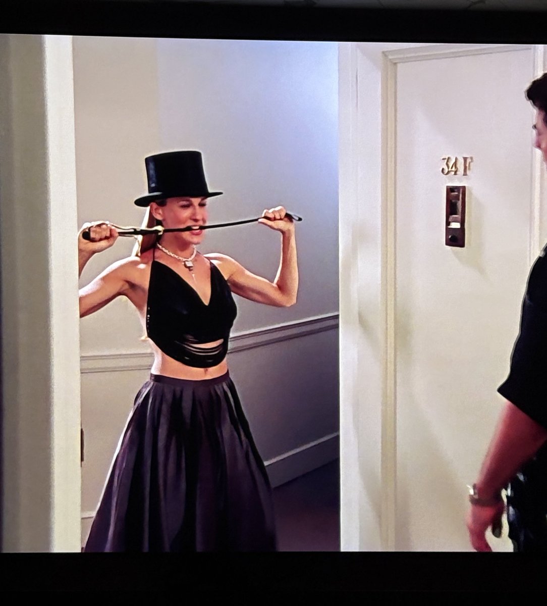 turiyaa's tweet image. rewatching s2 and i completely forgot this happens lmao