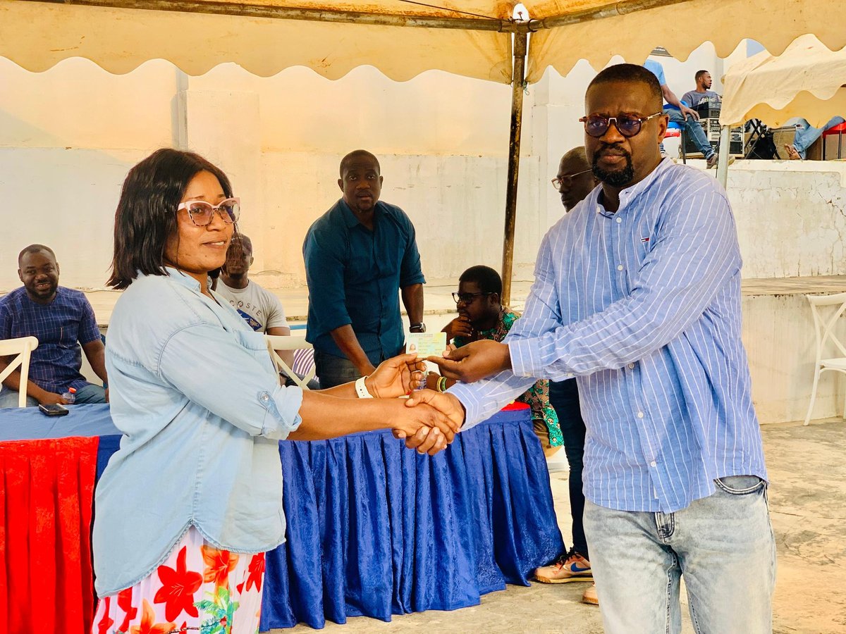 eminentandre1's tweet image. Today, beneficiaries of the Minority Chief Whip @FAnnohDompreh's Free License Programme received their licenses card. Together with @NanaAsafoAdjei8, presentations were made to Okada & Aboboyaa riders,taxi & other drivers. @Gen_Buhari @GOD_MC1 @MrIrish3 @_i_am_Curtis @ForVolta