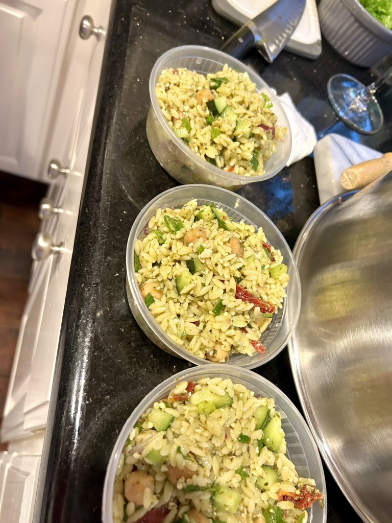 whatkenatetoday's tweet image. More meal prep for the dental student!