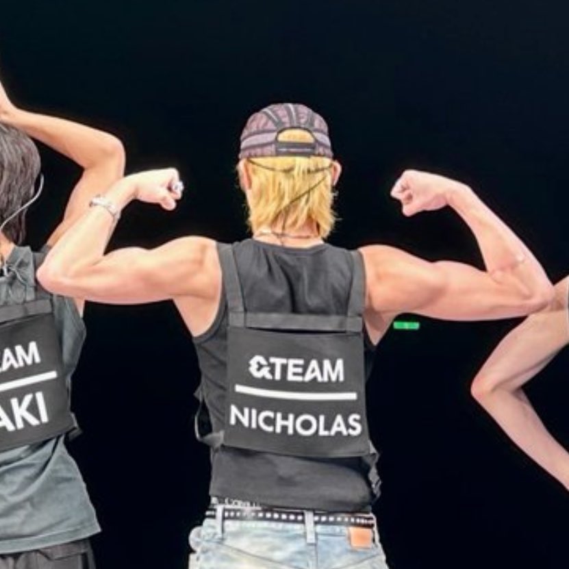 endtomark's tweet image. black tank tops. backflips 500 times