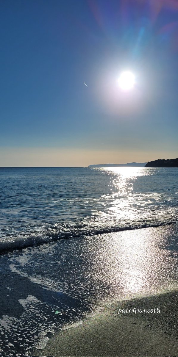 "Dov'è il tuo tesoro, lì sarà anche il tuo cuore."

(Matteo 6,21) 

🌊🩵