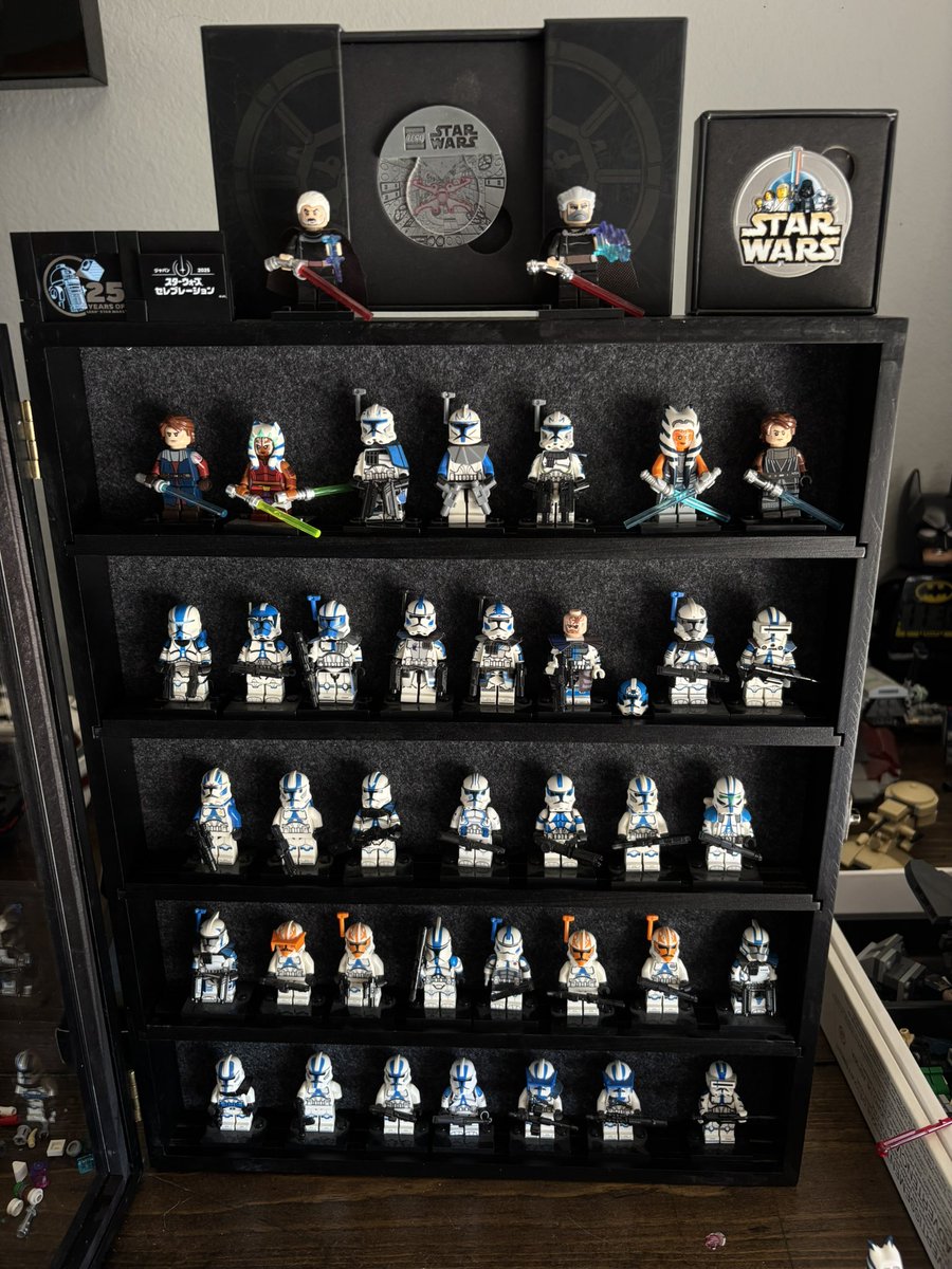 digitalBiocide's tweet image. i need to do this with all my Star Wars minifigs