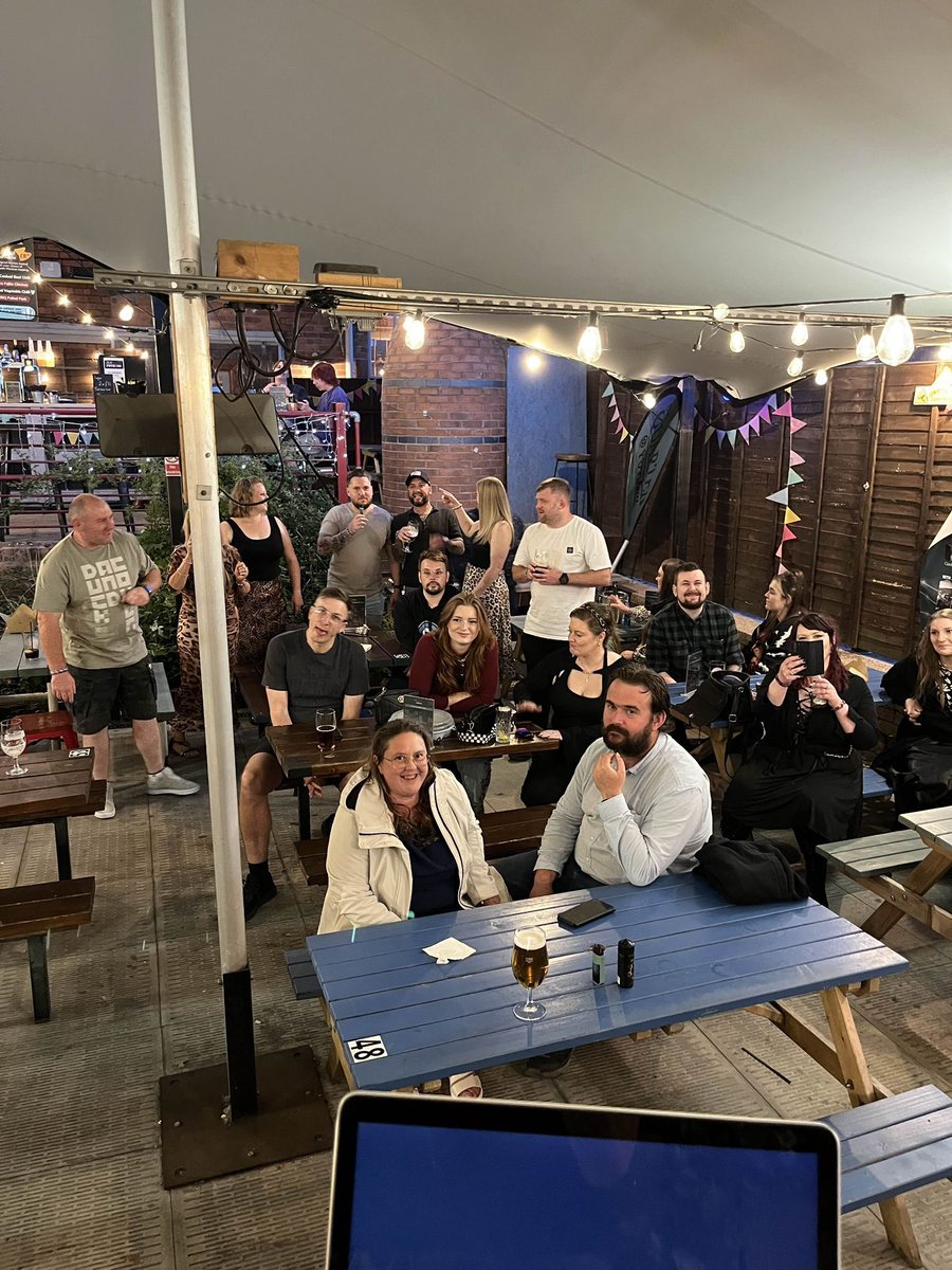 aprilreidart's tweet image. Ganggg 😍 Such a great night supporting @AdeleAndAndy - they are INCREDIBLE live!!!!!
Literally the only photo we got all night and half of us arent even in it 😛
Cant wait til the next one!