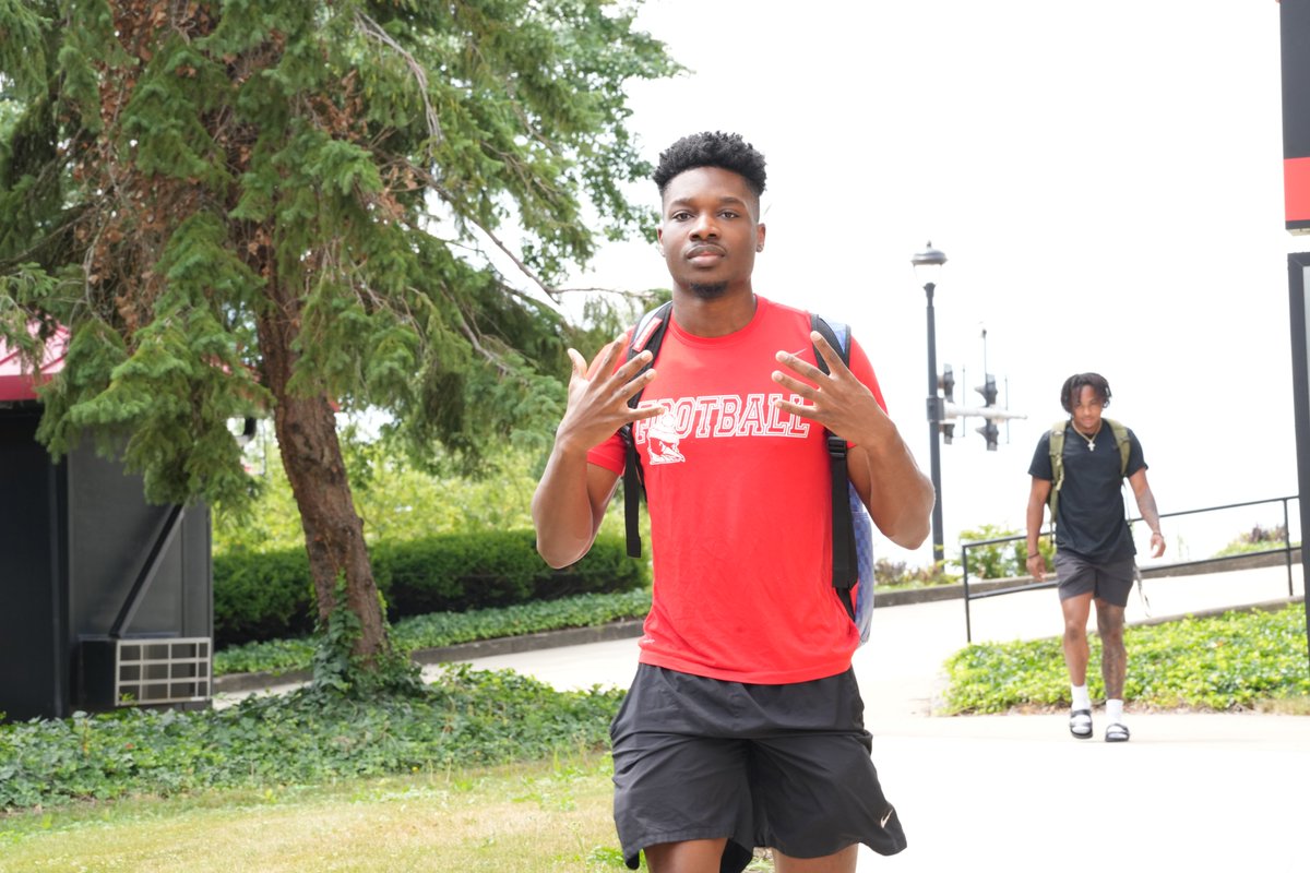 A few more report day faces! 🐧🏈

#GoGuins